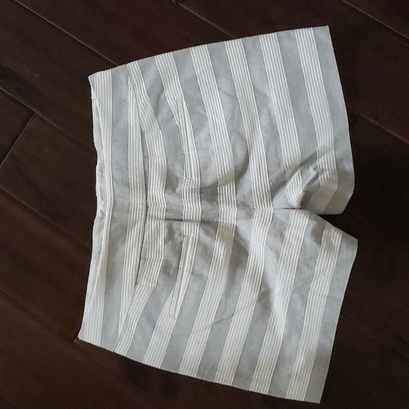 Loft shorts size 0 - Picture 2 of 4